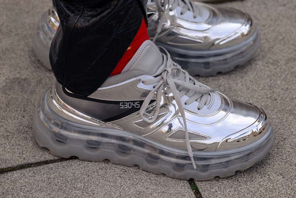 metalic silver shoes 1024x683 metalic silver shoes 1024x683