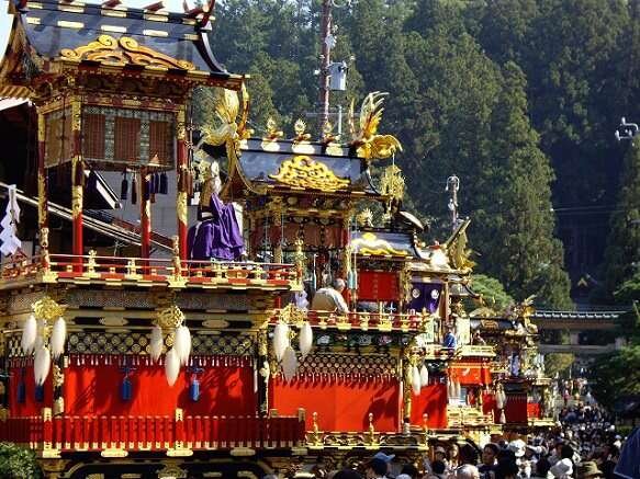 festival floats museum japan 583x437