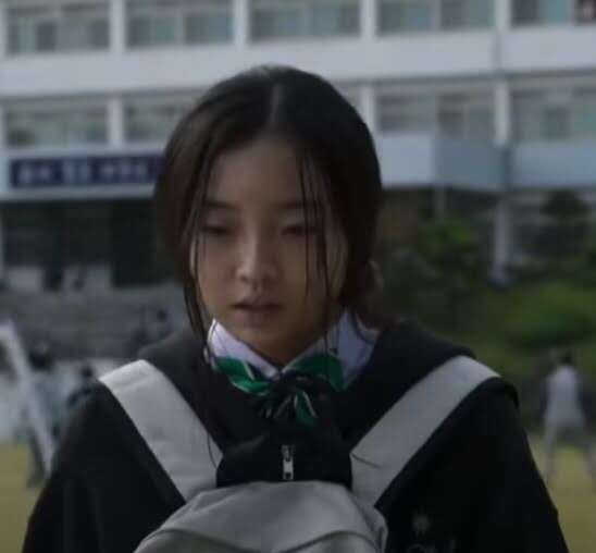 single mom eunjin all of us are dead 548x508 single mom eunjin all of us are dead 548x508